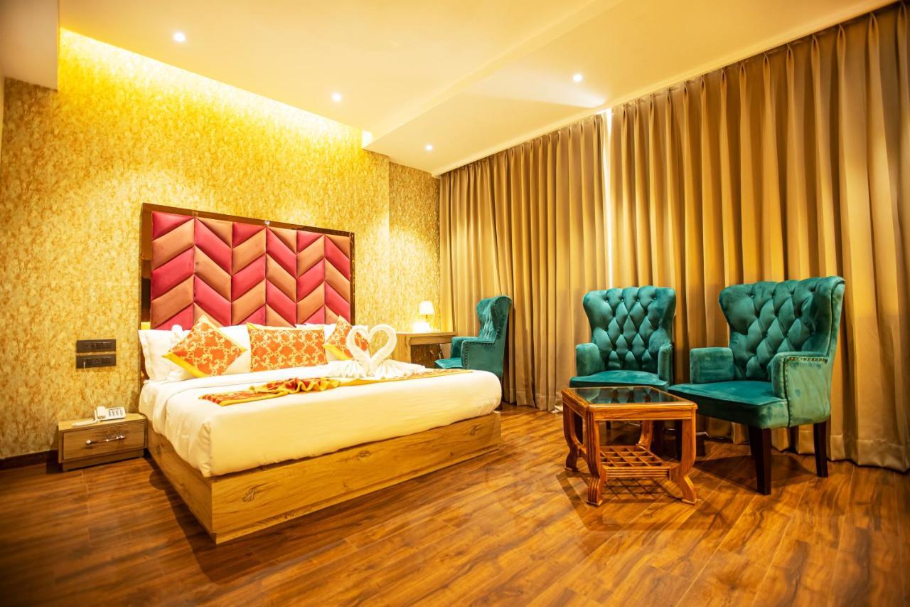 Hotel Golden Lotus Amritsar Dış mekan fotoğraf