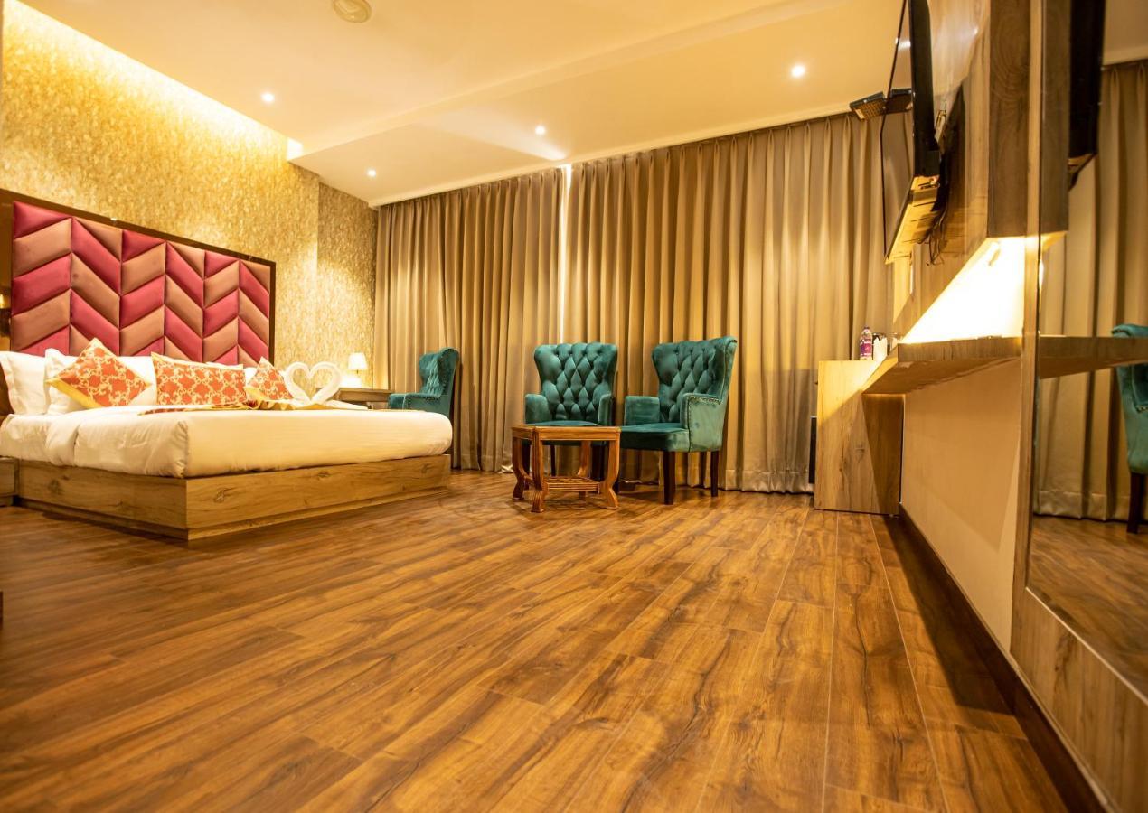 Hotel Golden Lotus Amritsar Dış mekan fotoğraf